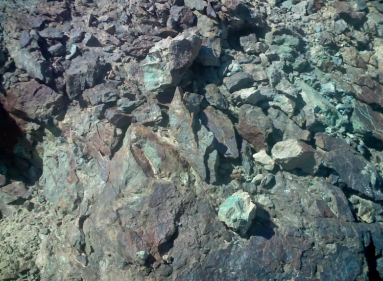 다금속 광석의 광물 가공 테스트